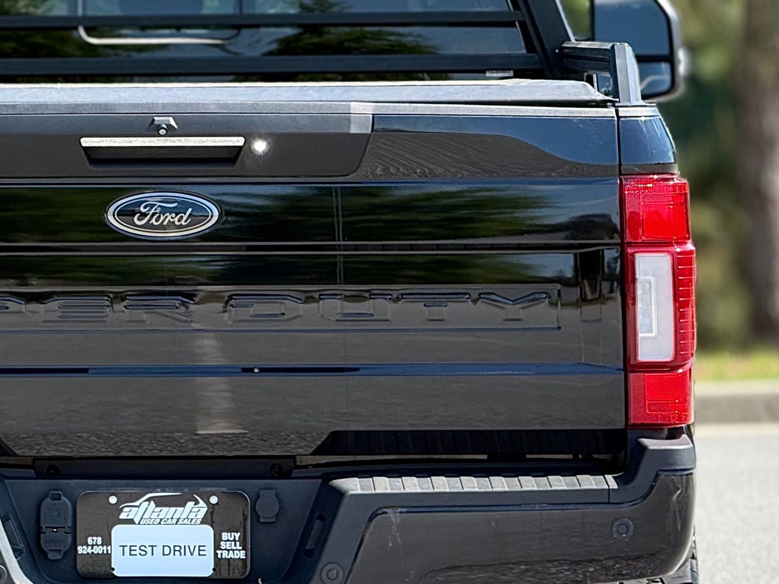 Used 2022 Ford F350 Lariat w/ Black Appearance Package AWD/4WD image 17