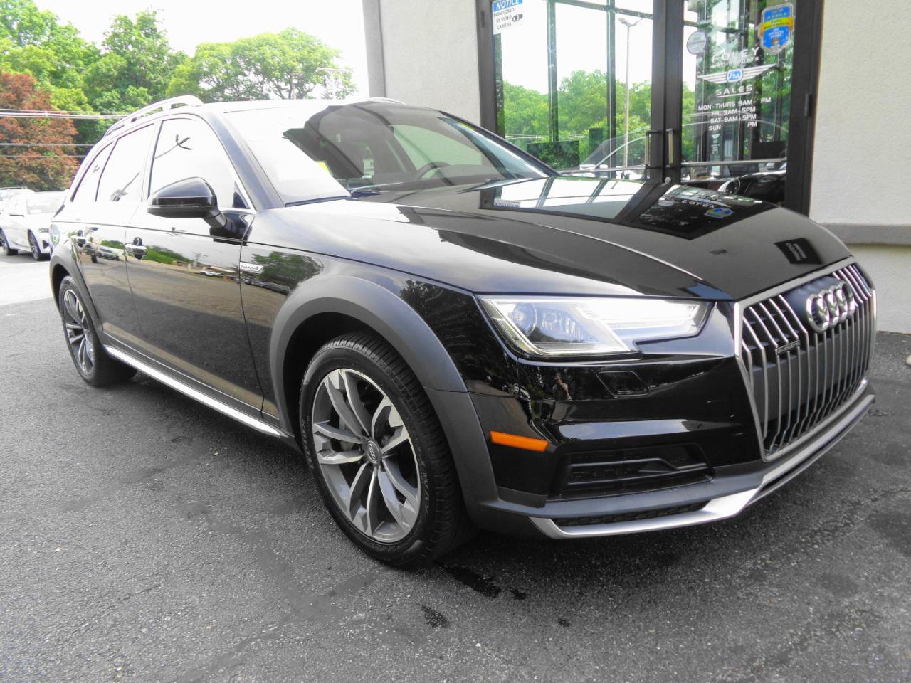 Used 2018 Audi A4 2.0T allroad Premium w/ Convenience Package AWD/4WD image 3