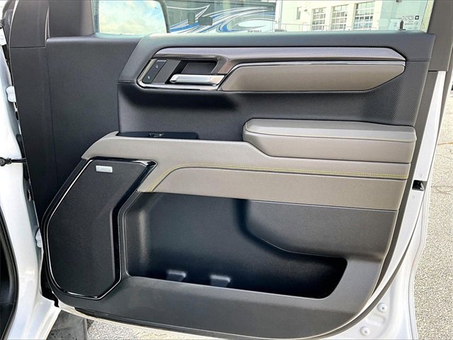 Used 2024 Chevrolet Silverado 1500 ZR2 image 12