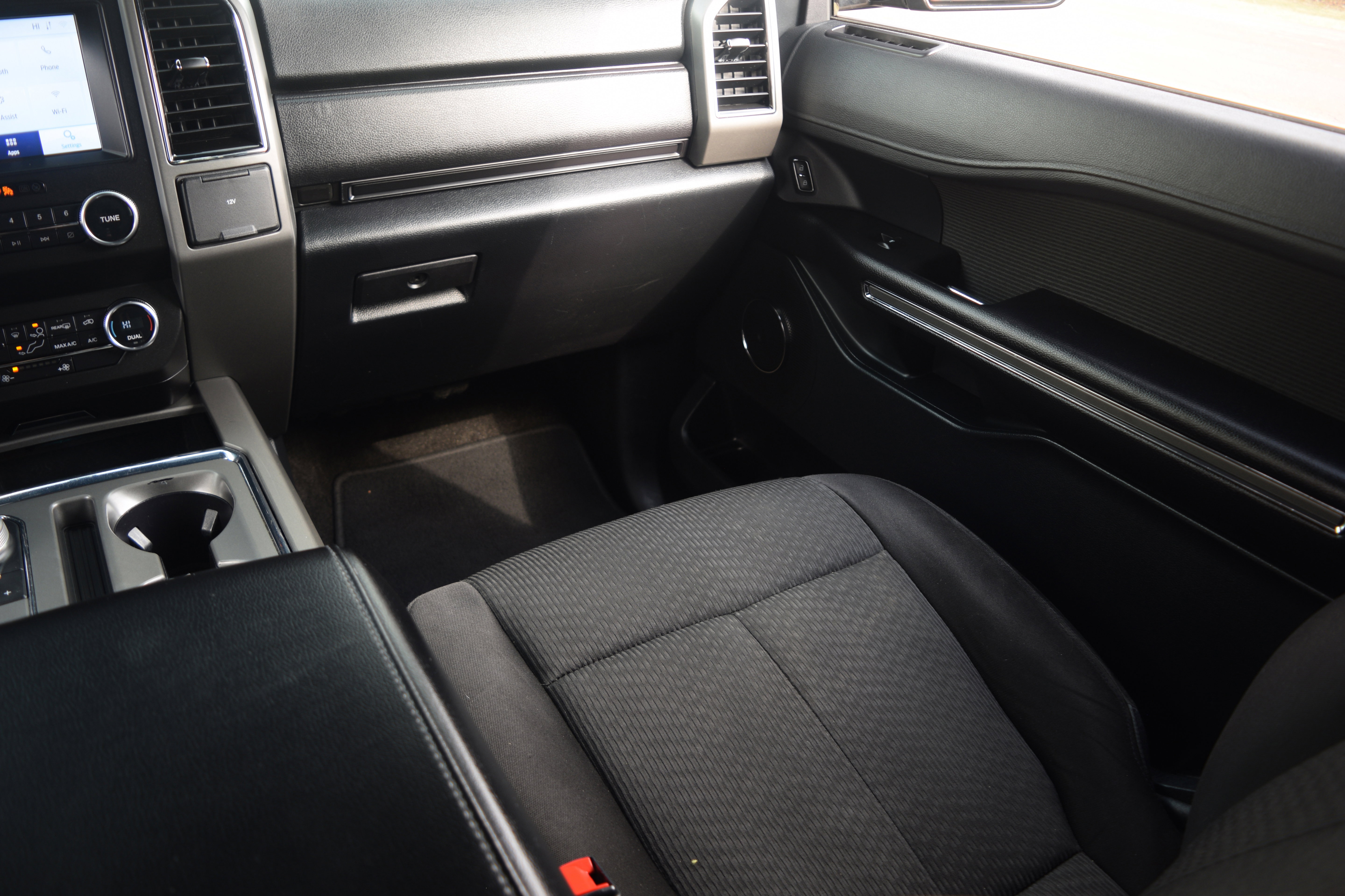 Used 2020 Ford Expedition XLT image 14