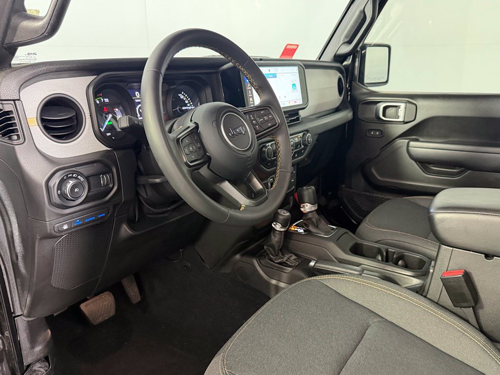 Used 2024 Jeep Wrangler Unlimited AWD/4WD image 13
