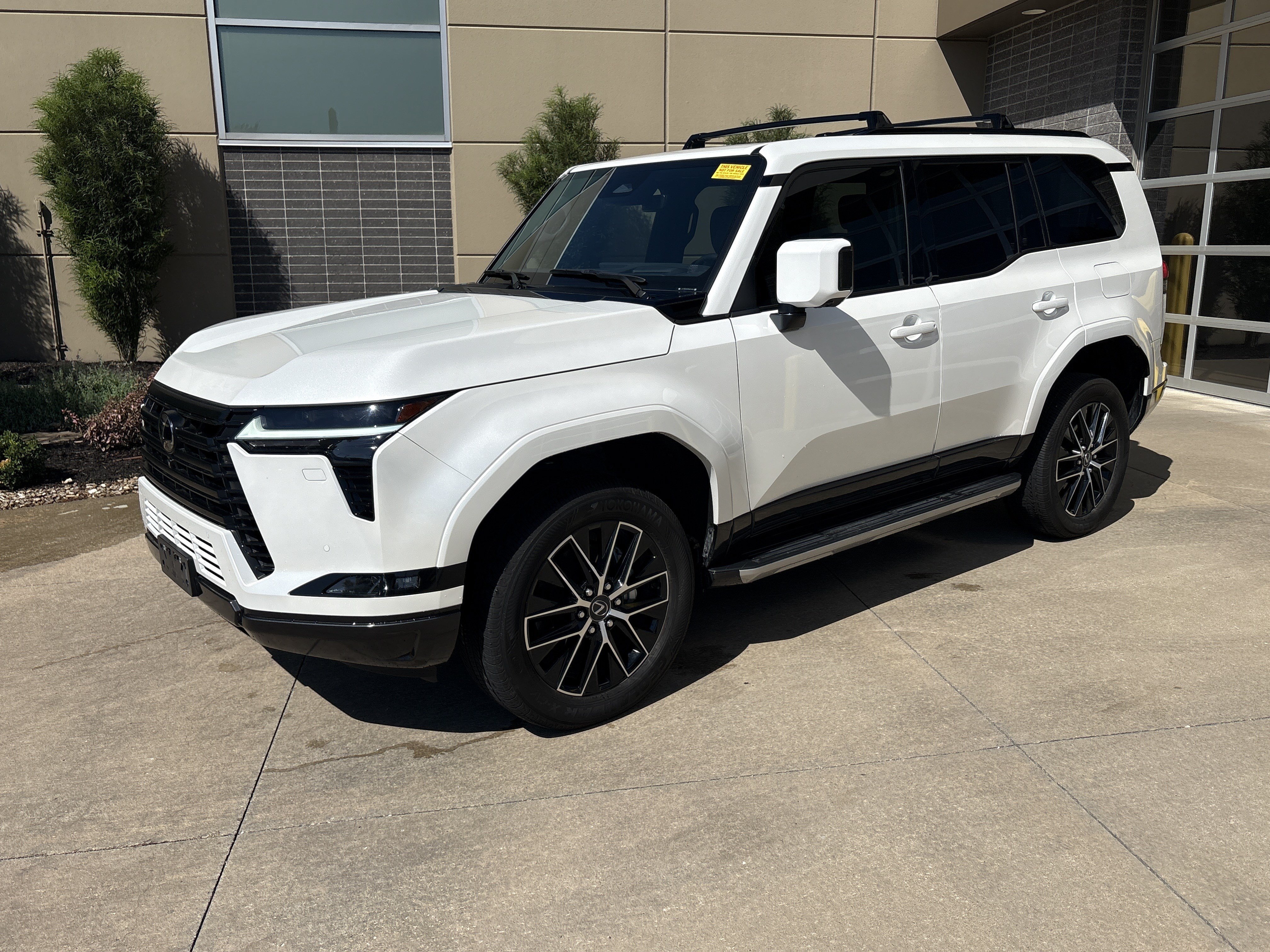 Used 2024 Lexus GX 550 w/ Accessory Package (2T) AWD/4WD image 18