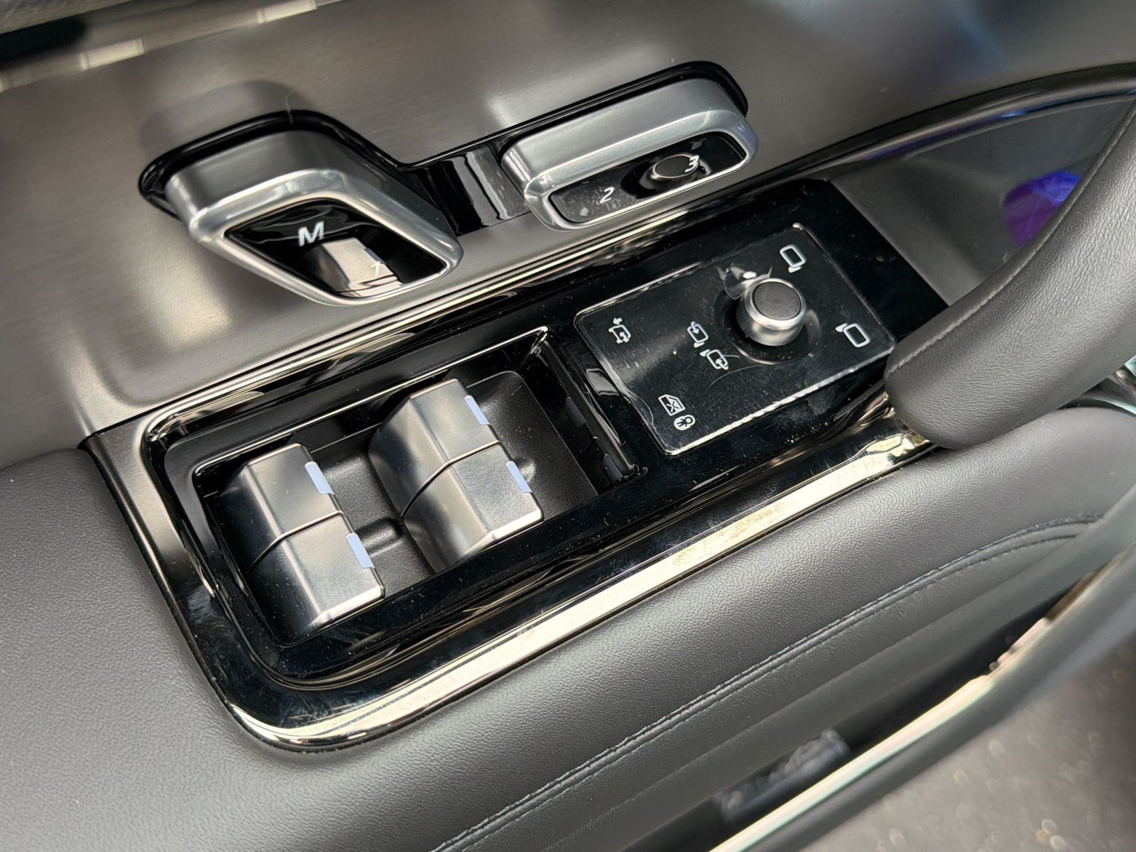 New 2026 Land Rover Range Rover Sport SE AWD/4WD image 26