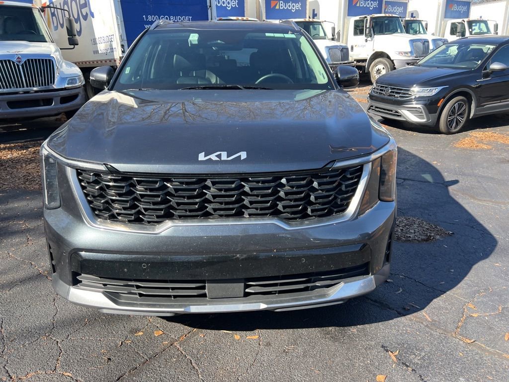 Used 2024 Kia Sorento S image 2