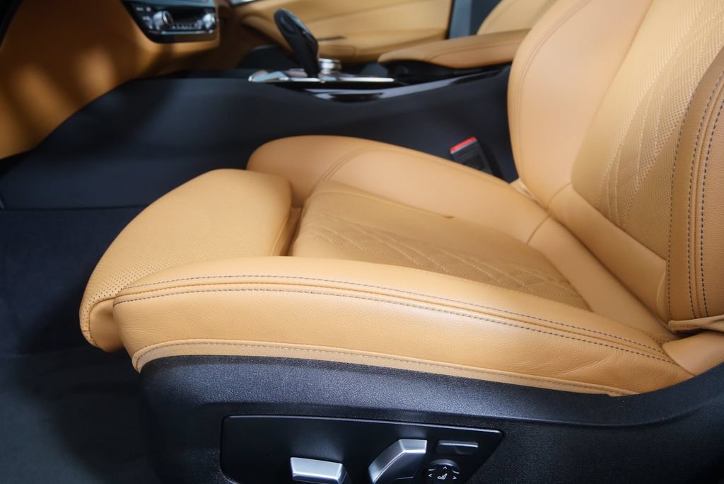Used 2023 BMW 530i w/ Premium Package RWD image 9