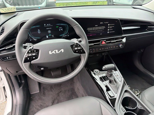 New 2026 Kia Niro EX FWD image 13