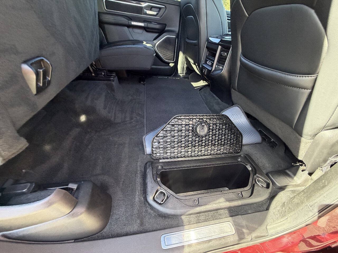 Used 2019 RAM 1500 Laramie w/ Sport Appearance Package AWD/4WD image 23