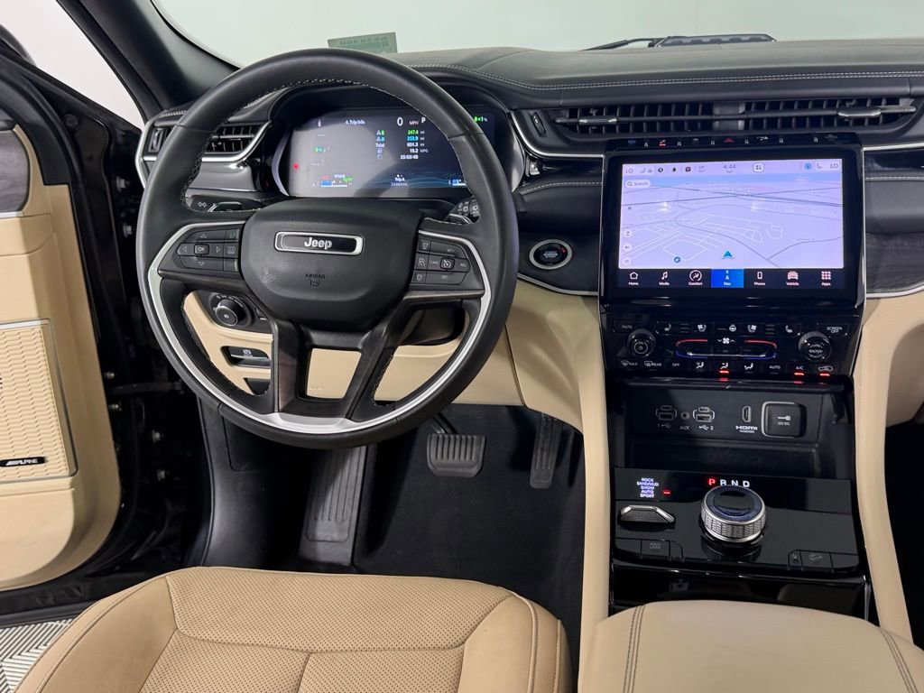 Used 2022 Jeep Grand Cherokee Limited 4xe w/ Luxury Tech Group II AWD/4WD image 13