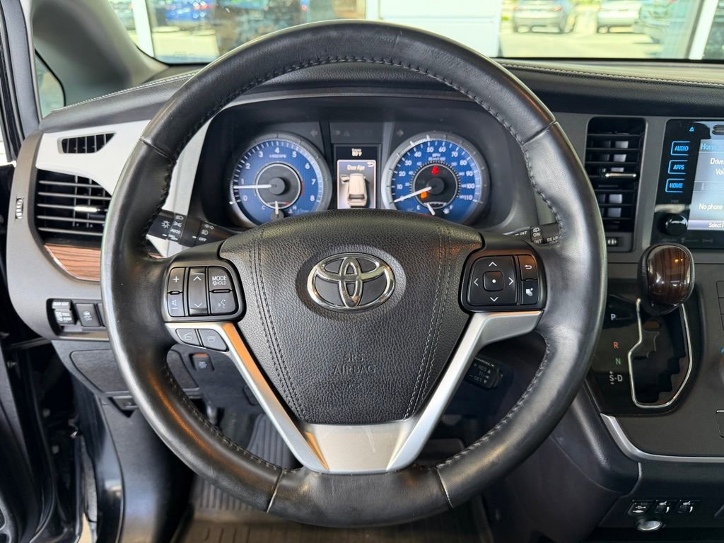 Certified 2017 Toyota Sienna Limited image 24