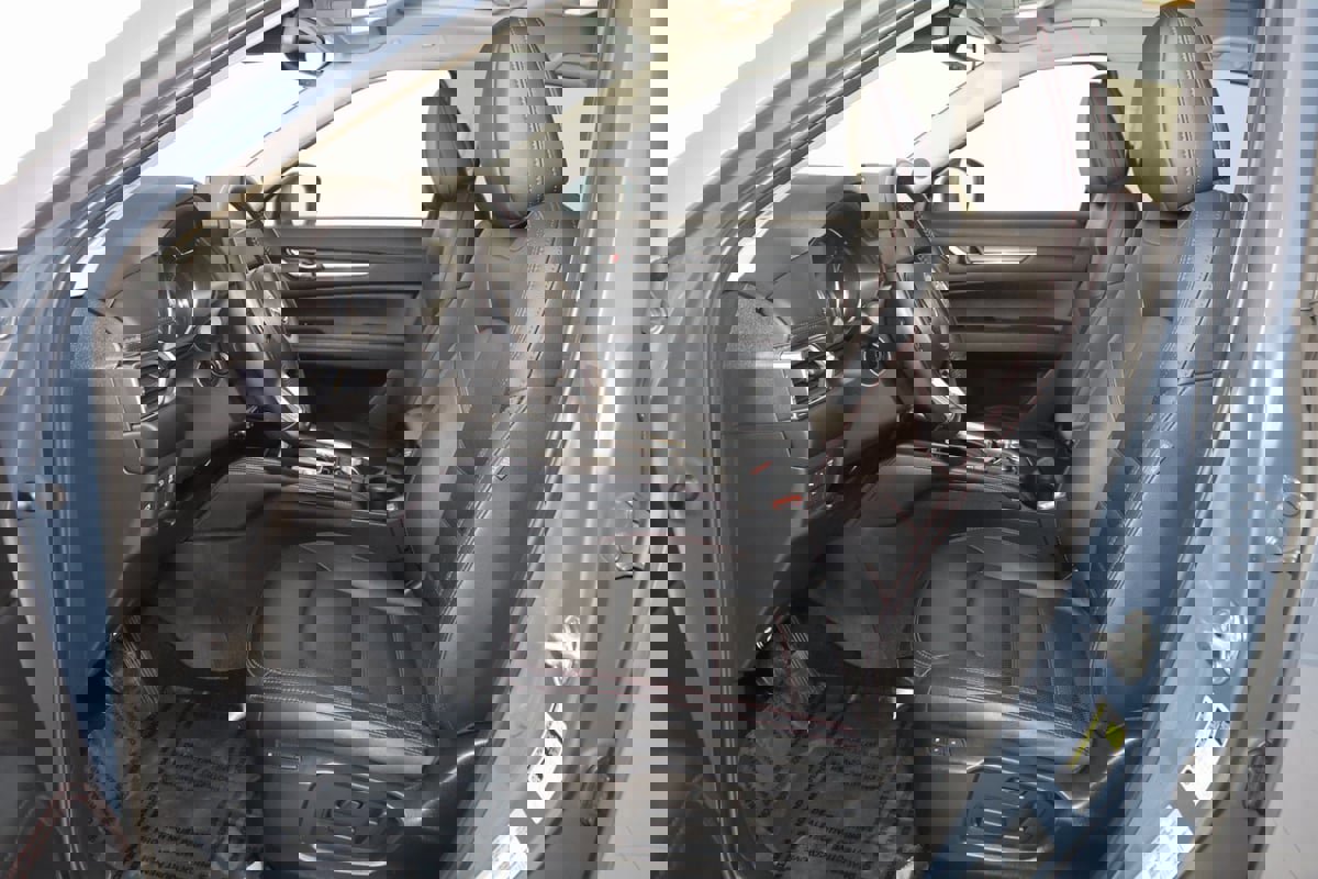 Used 2025 MAZDA CX-5 Carbon Edition image 13