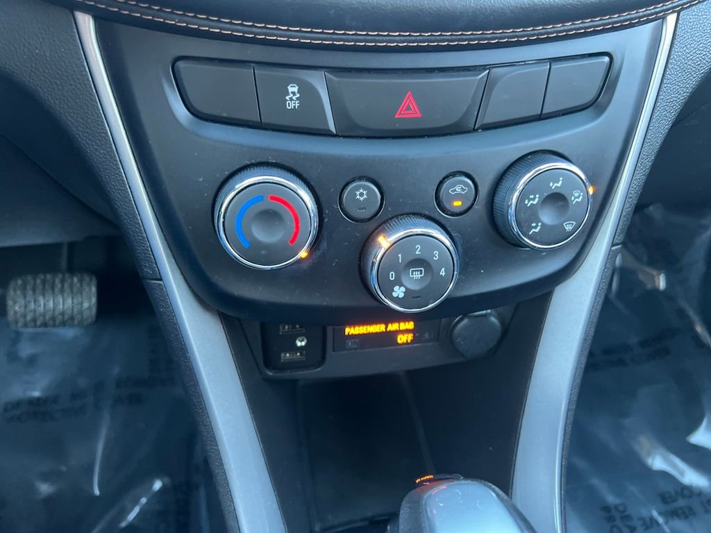 Used 2018 Chevrolet Trax LT w/ LT Convenience Package image 21