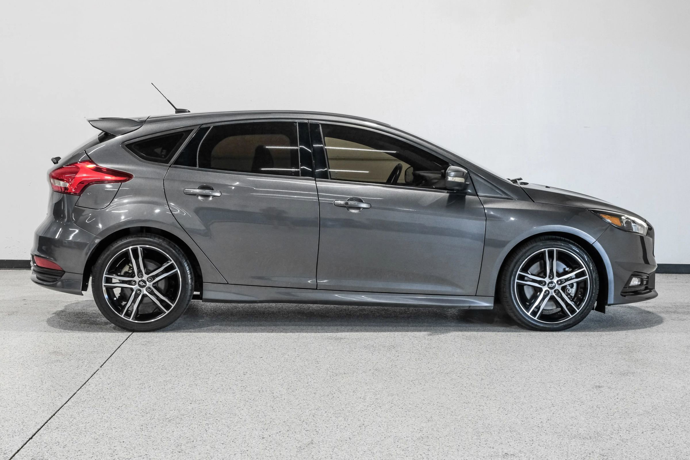 Used 2015 Ford Focus ST w/ Equipment Group 401A image 5