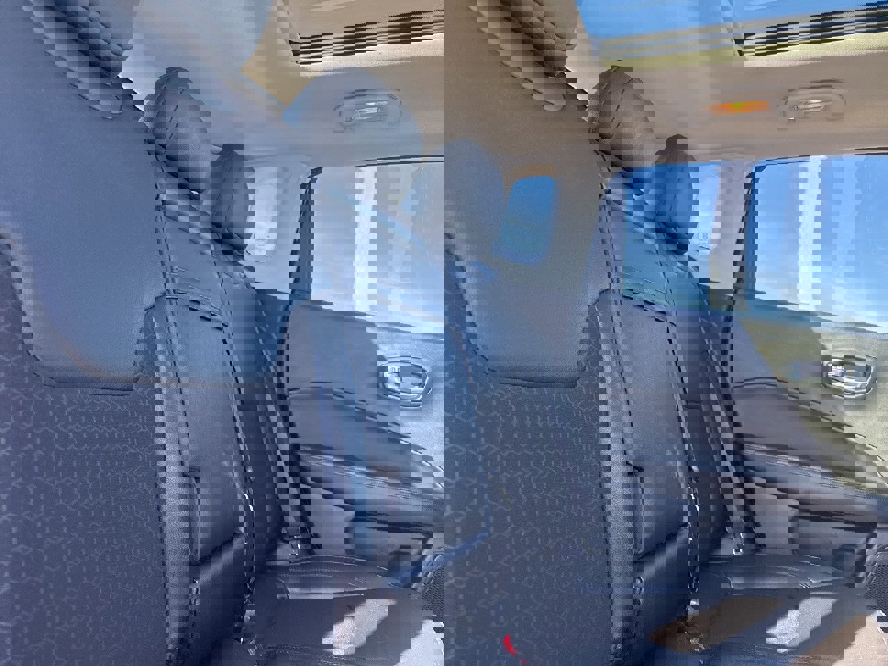 Used 2020 Jeep Compass Latitude image 34