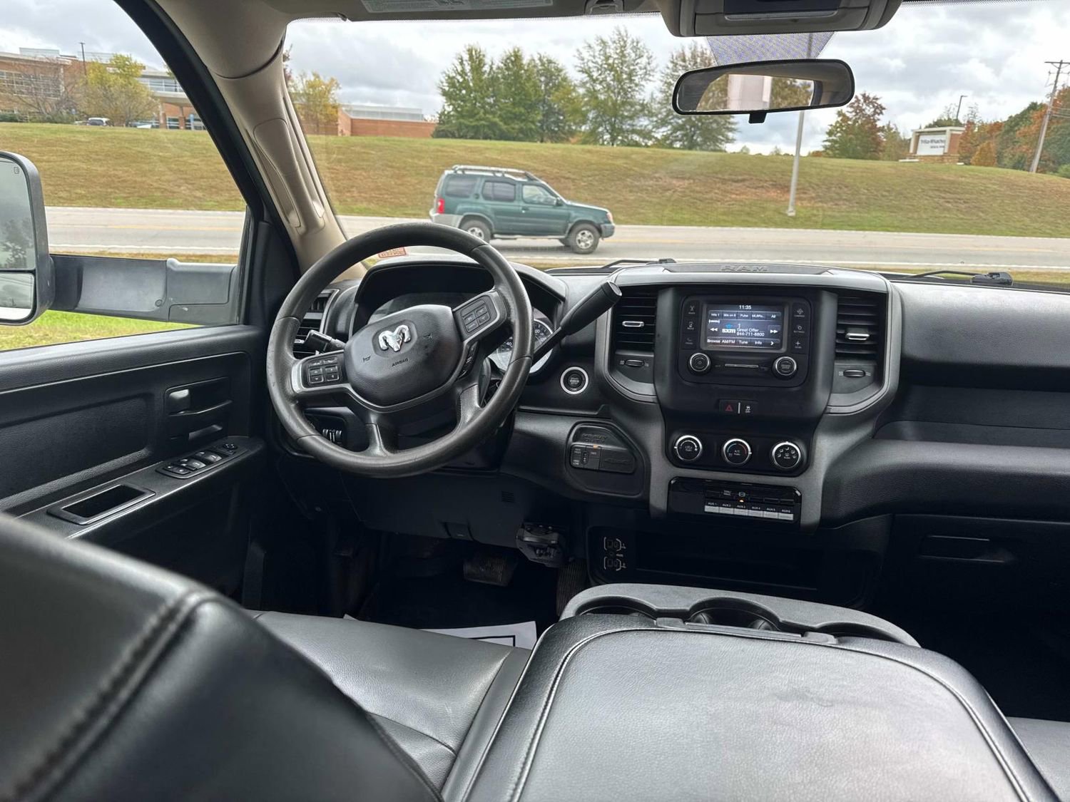 Used 2019 RAM 3500 Tradesman w/ Chrome Appearance Group image 16