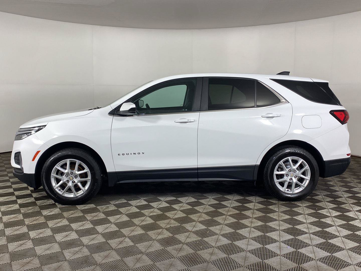 Used 2023 Chevrolet Equinox LT AWD/4WD image 29