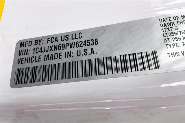 Used 2023 Jeep Wrangler Unlimited w/ Cold Weather Group image 35