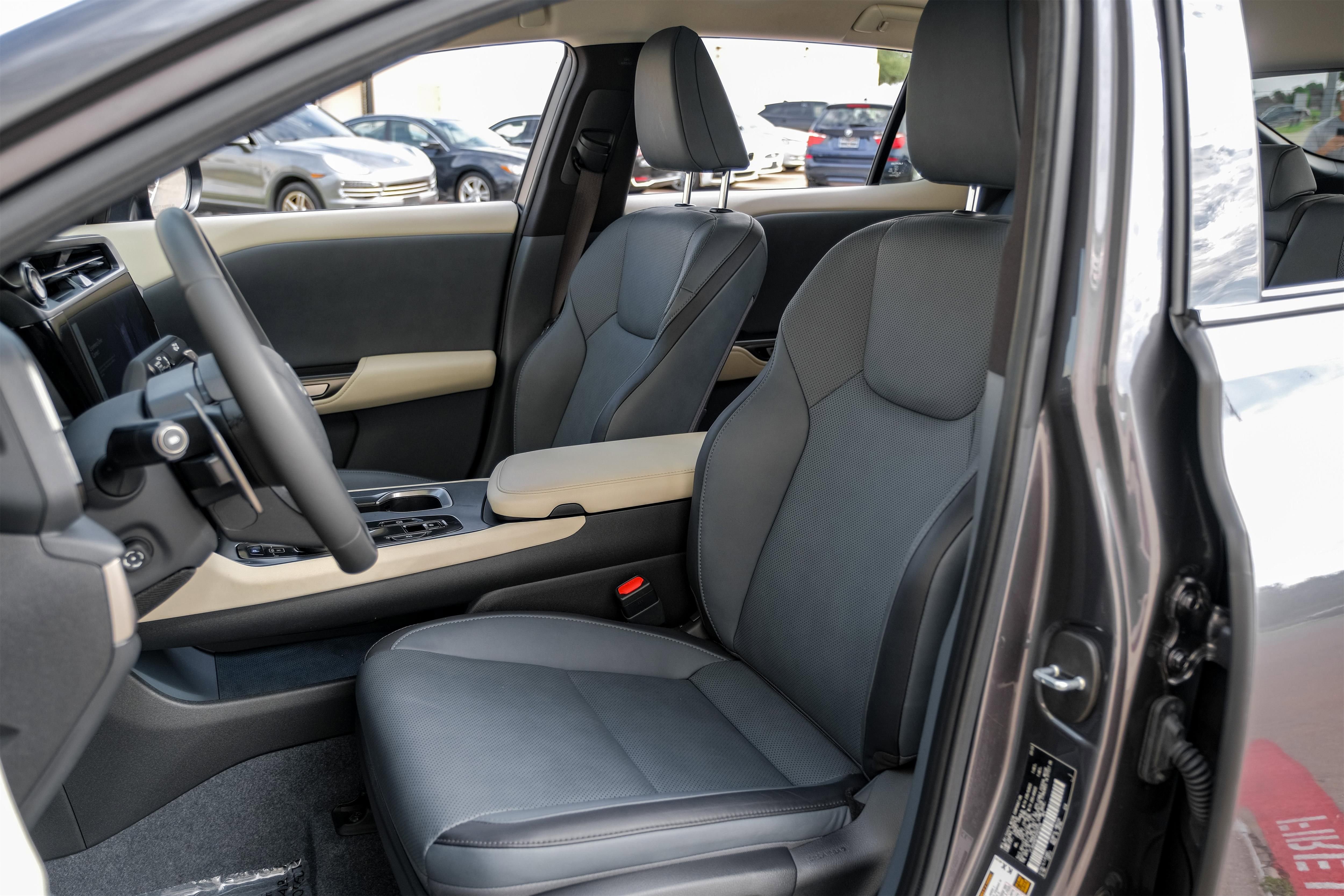 Used 2023 Lexus RZ 450e Premium w/ Technology Package image 29