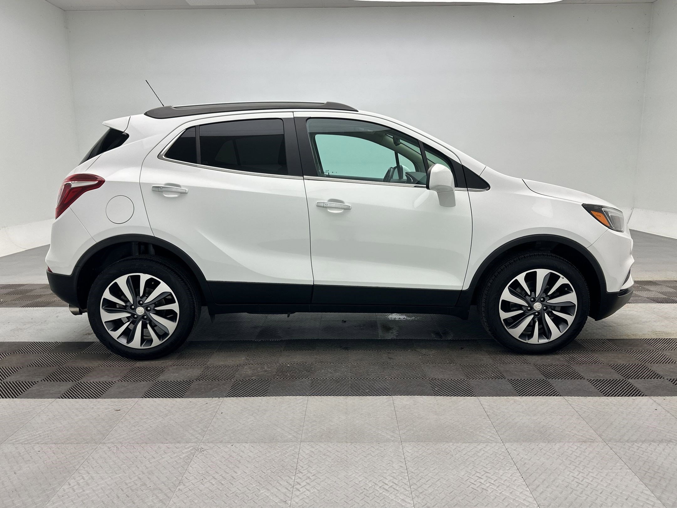 Certified 2022 Buick Encore Preferred w/ Safety Package image 8
