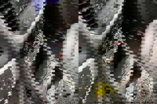 Certified 2023 GMC Acadia SLT w/ Preferred Package image 16