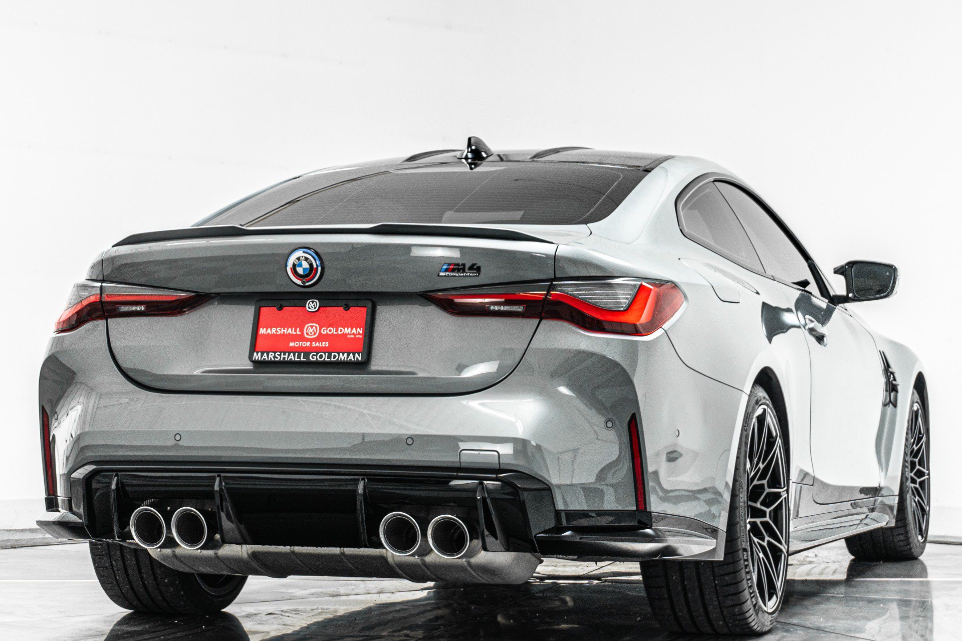 Used 2022 BMW M4 Competition w/ Executive Package RWD image 9