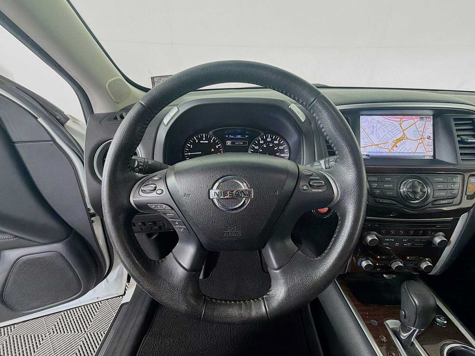 Used 2013 Nissan Pathfinder Platinum w/ Platinum Premium Pkg AWD/4WD image 9