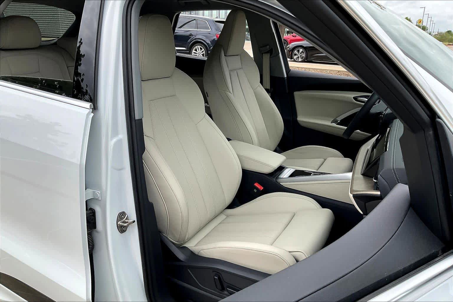 Used 2025 Audi Q5 Premium Plus w/ Premium Plus image 9