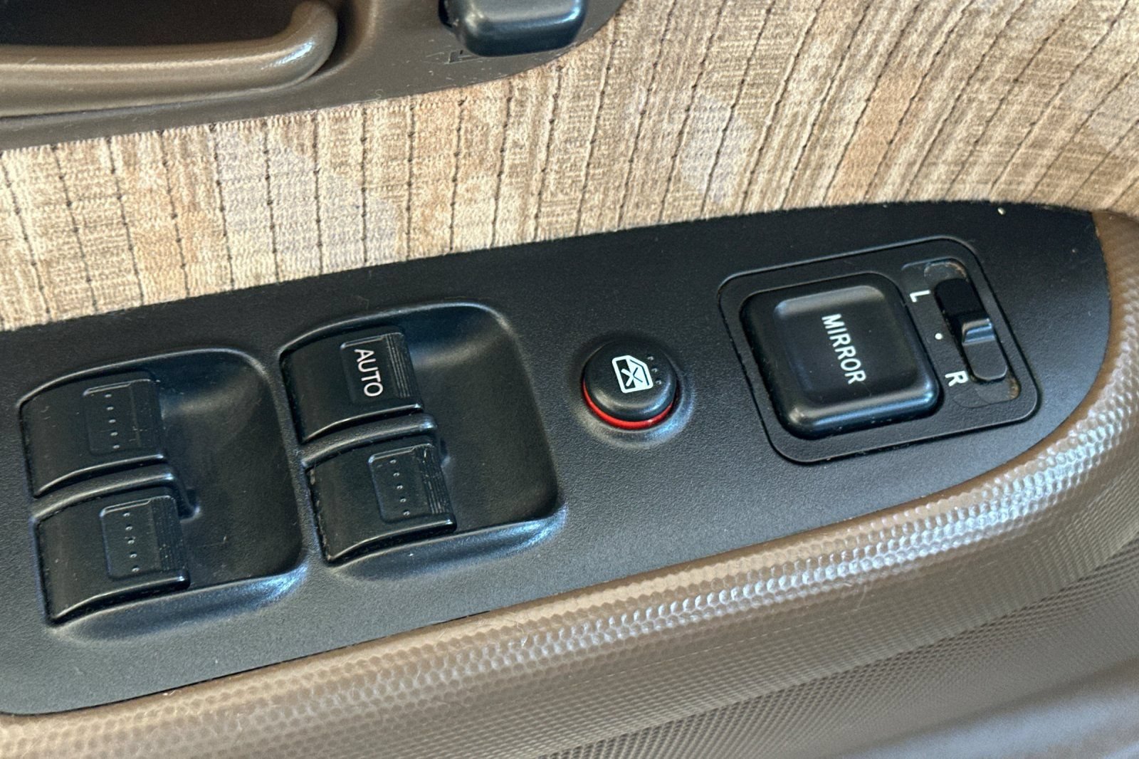 Used 2002 Honda CR-V LX image 12