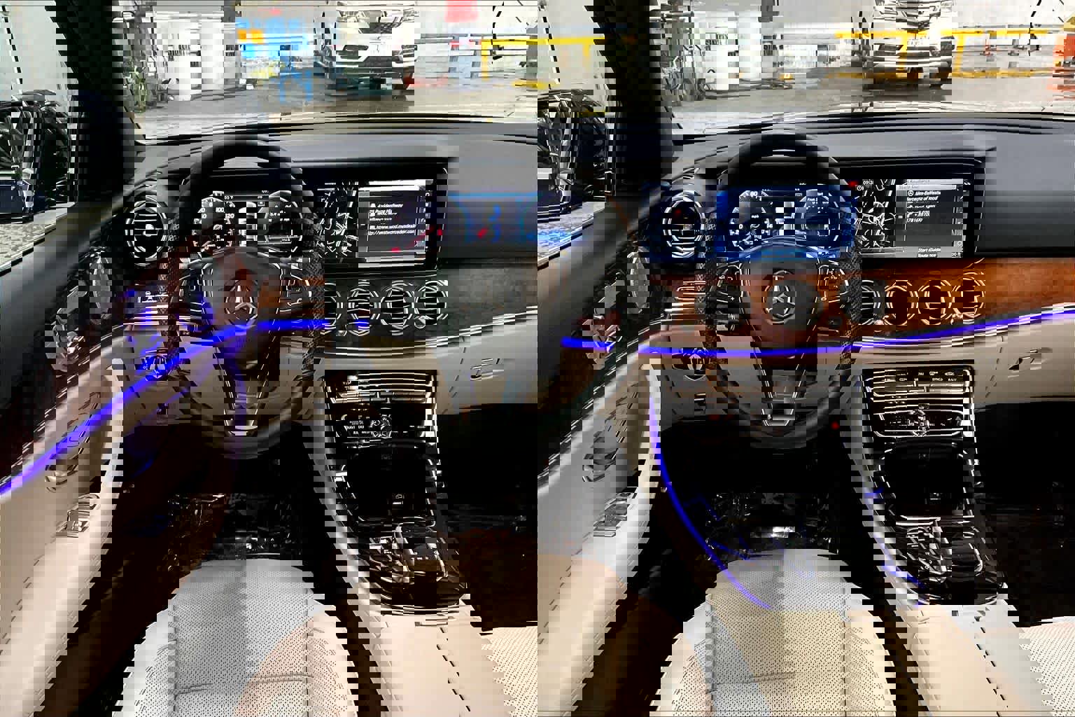 Used 2018 Mercedes-Benz E 400 4MATIC Sedan image 6