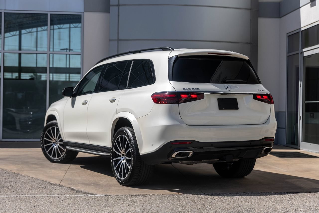 Used 2024 Mercedes-Benz GLS 580 4MATIC image 8