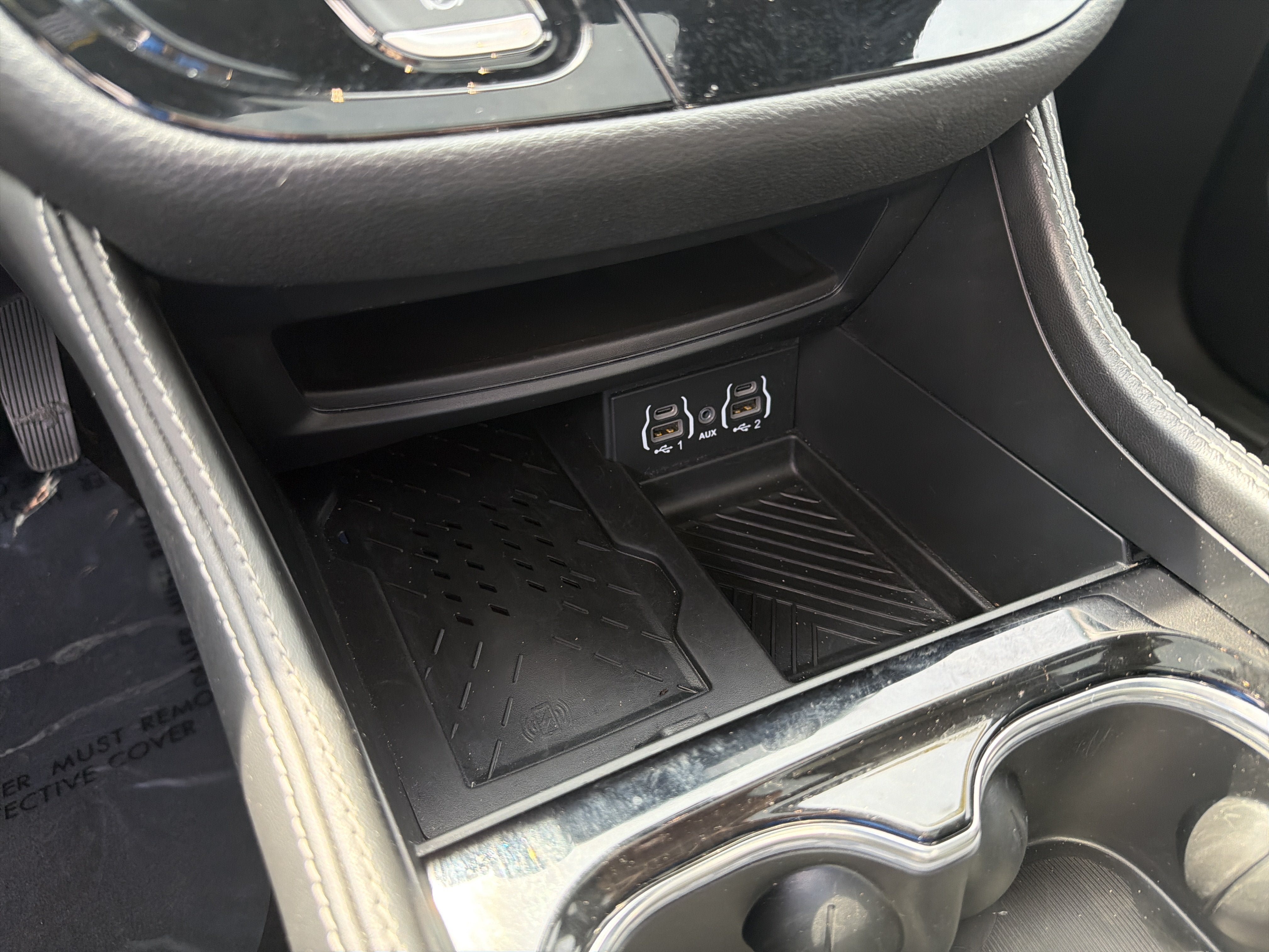 Used 2025 Chrysler Pacifica Limited FWD image 33