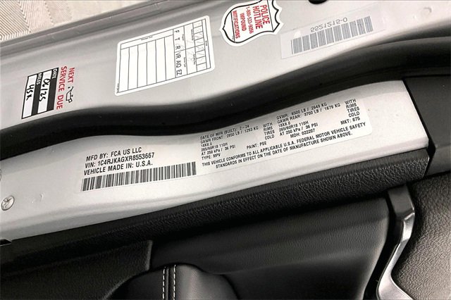 Used 2024 Jeep Grand Cherokee L Laredo image 35