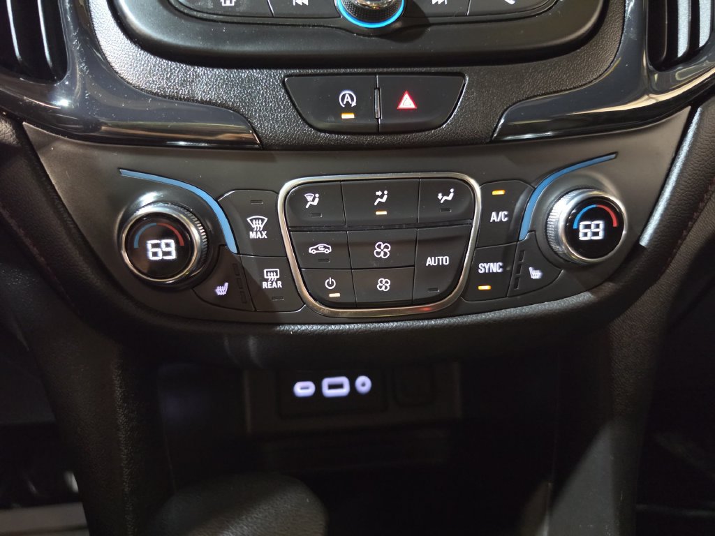 Used 2022 Chevrolet Equinox RS AWD/4WD image 17