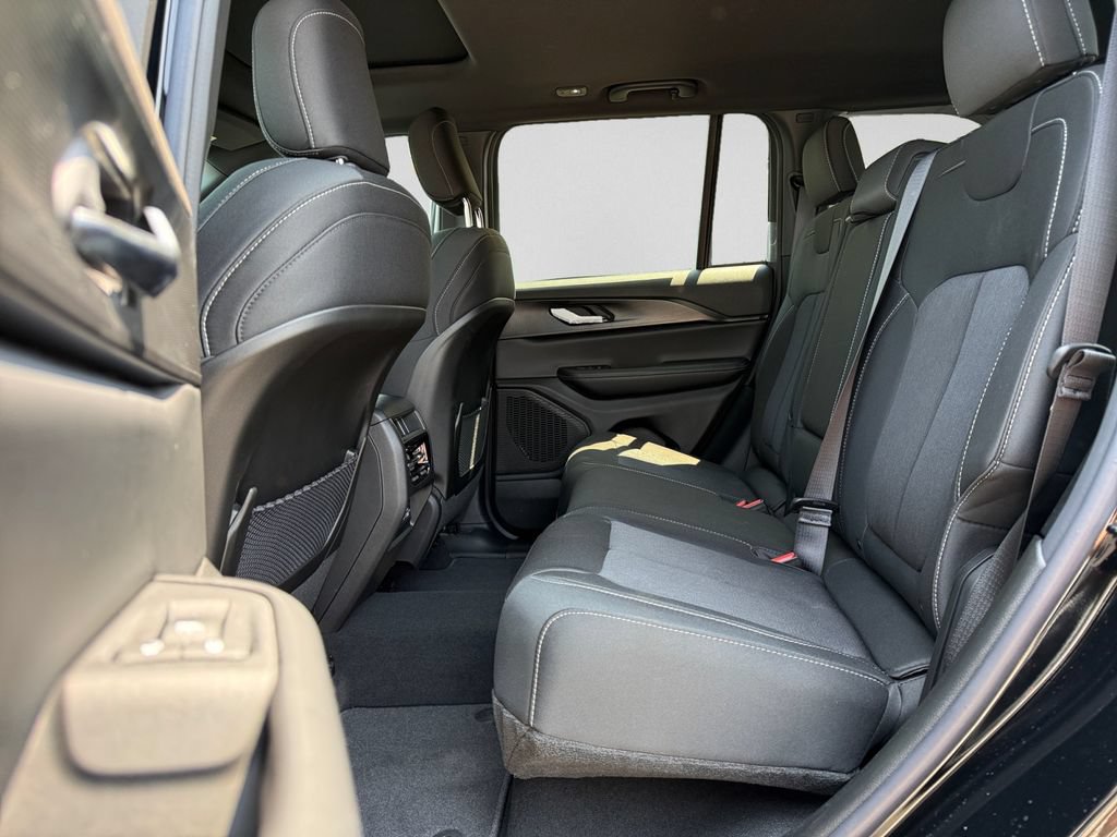 New 2026 Jeep Grand Cherokee Laredo X AWD/4WD image 28