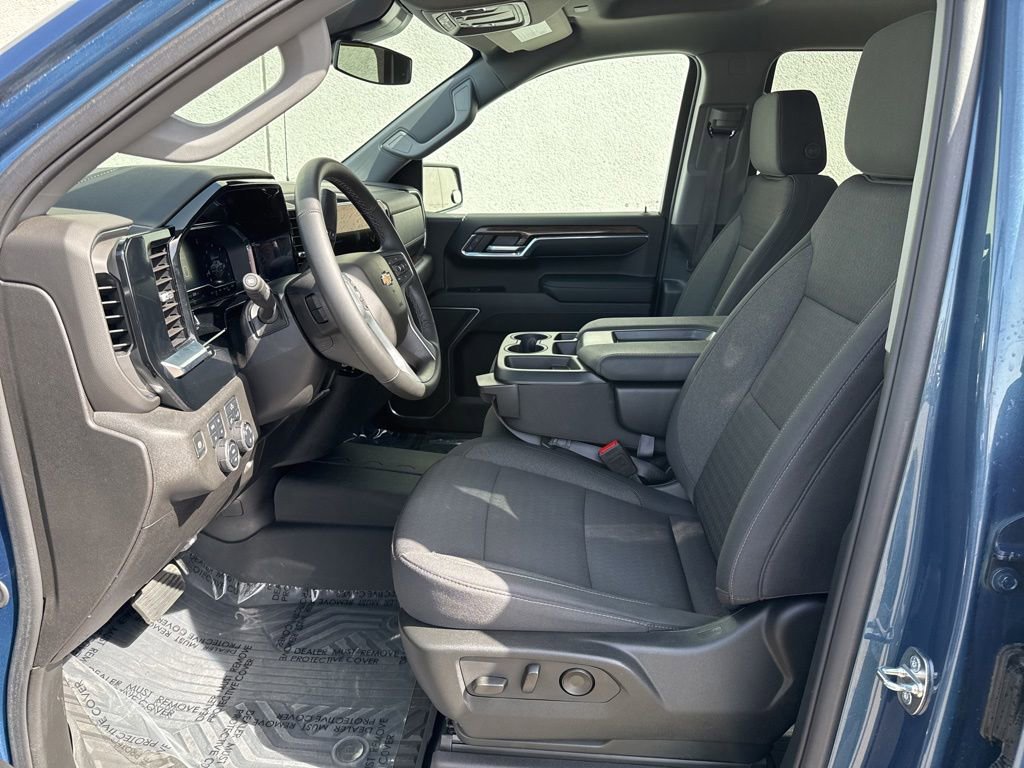Used 2024 Chevrolet Silverado 1500 LT AWD/4WD image 10