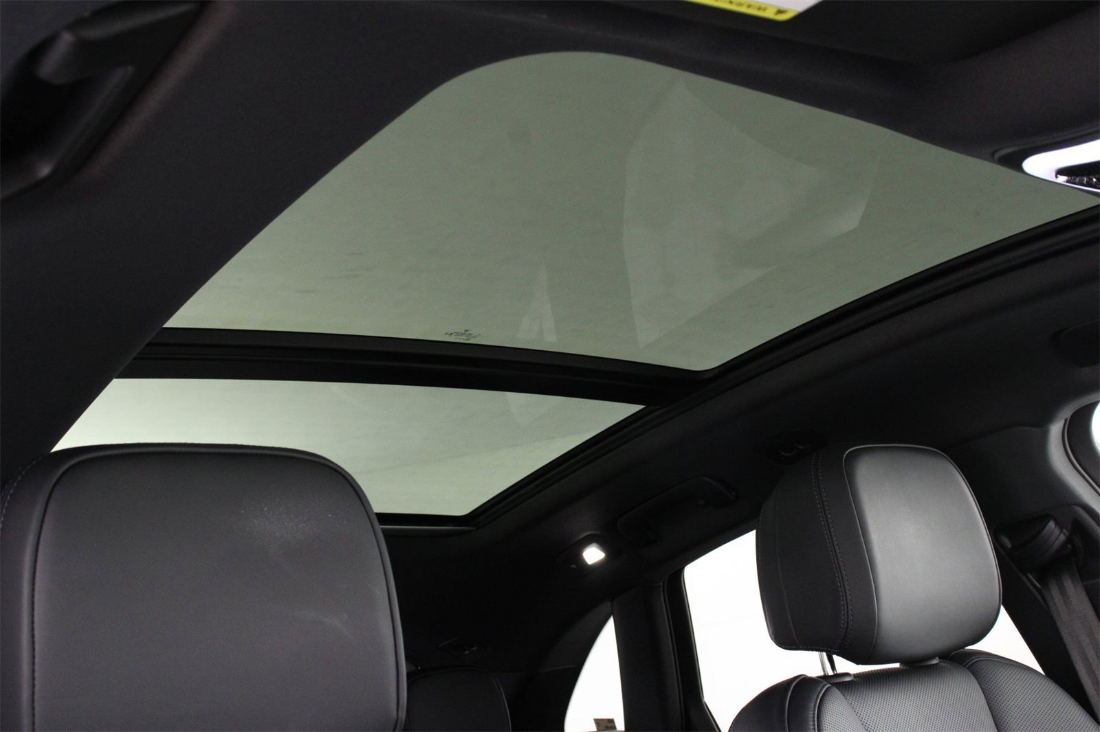 Used 2025 Porsche Macan image 25