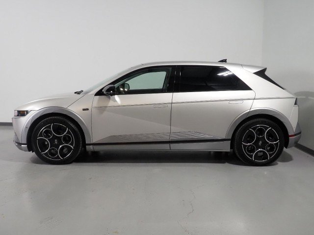 Used 2024 Hyundai Ioniq 5 Limited image 9