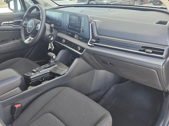 Used 2025 Kia Sportage LX image 21