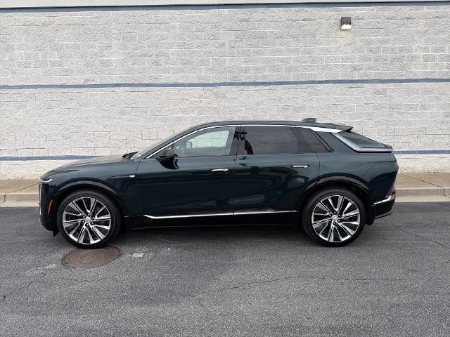 Certified 2024 Cadillac Lyriq Luxury AWD/4WD image 4