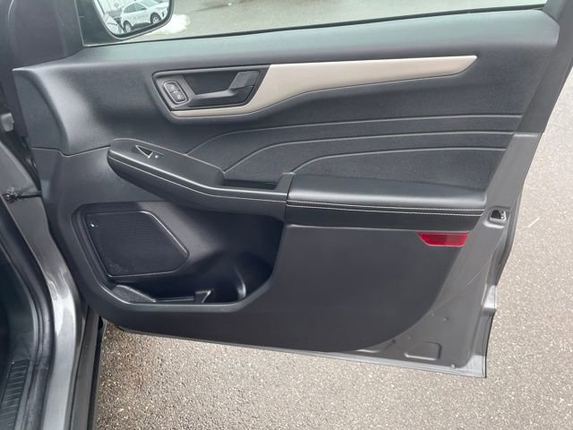 Used 2022 Ford Escape SE w/ Convenience Package image 37