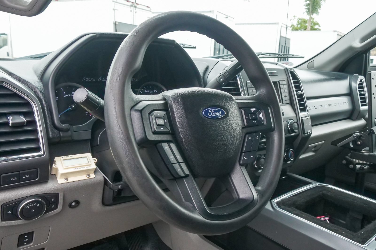 Used 2017 Ford F350 XLT w/ XLT Value Package RWD image 16