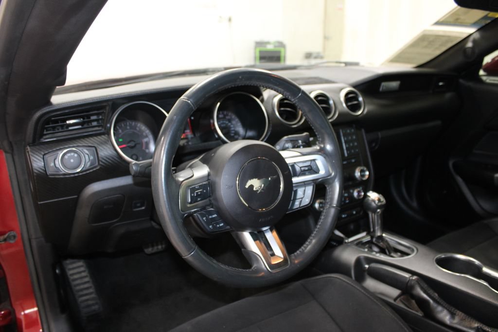 Used 2018 Ford Mustang Coupe RWD image 23