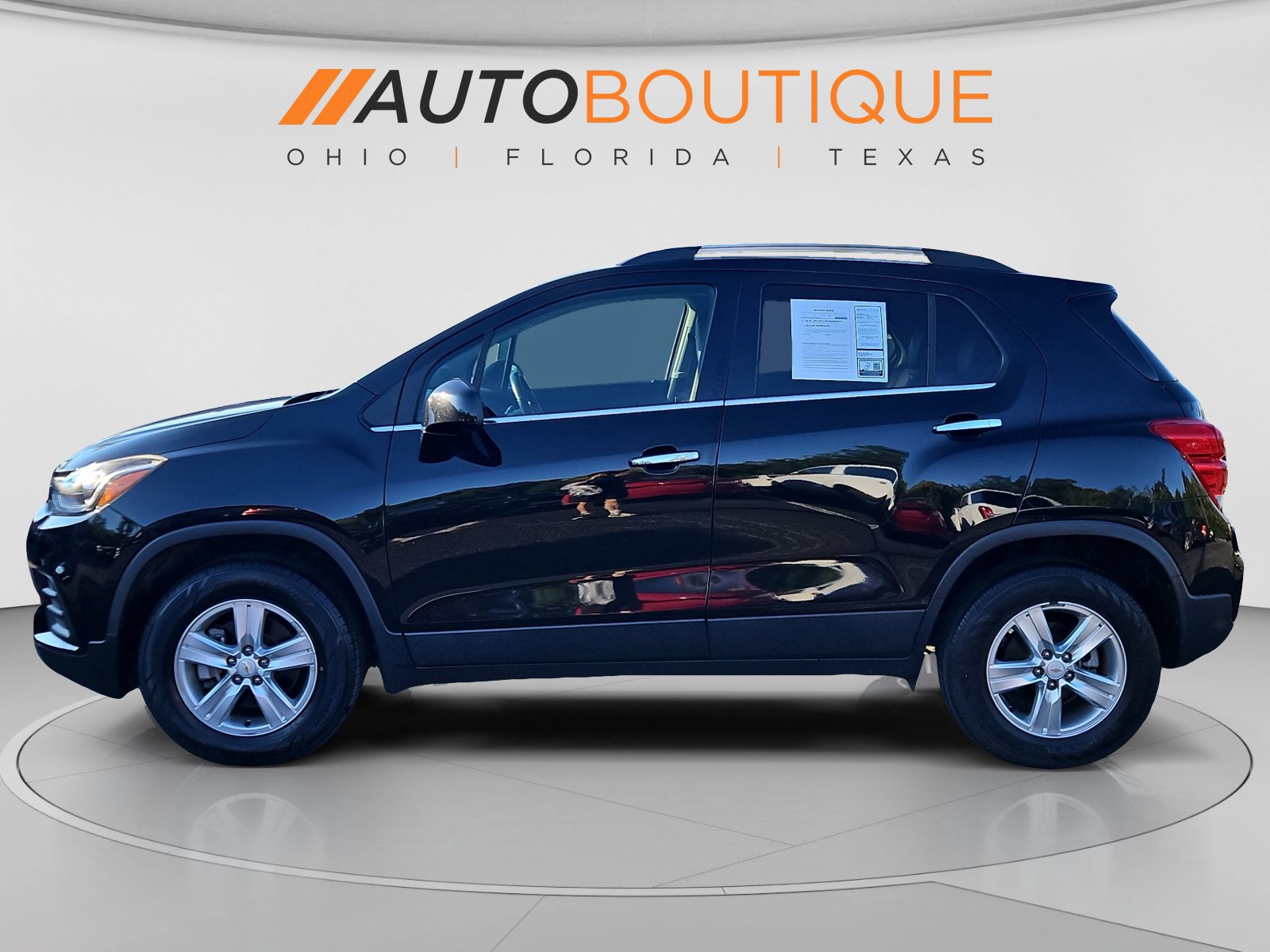 Used 2020 Chevrolet Trax LT w/ LT Convenience Package AWD/4WD image 2