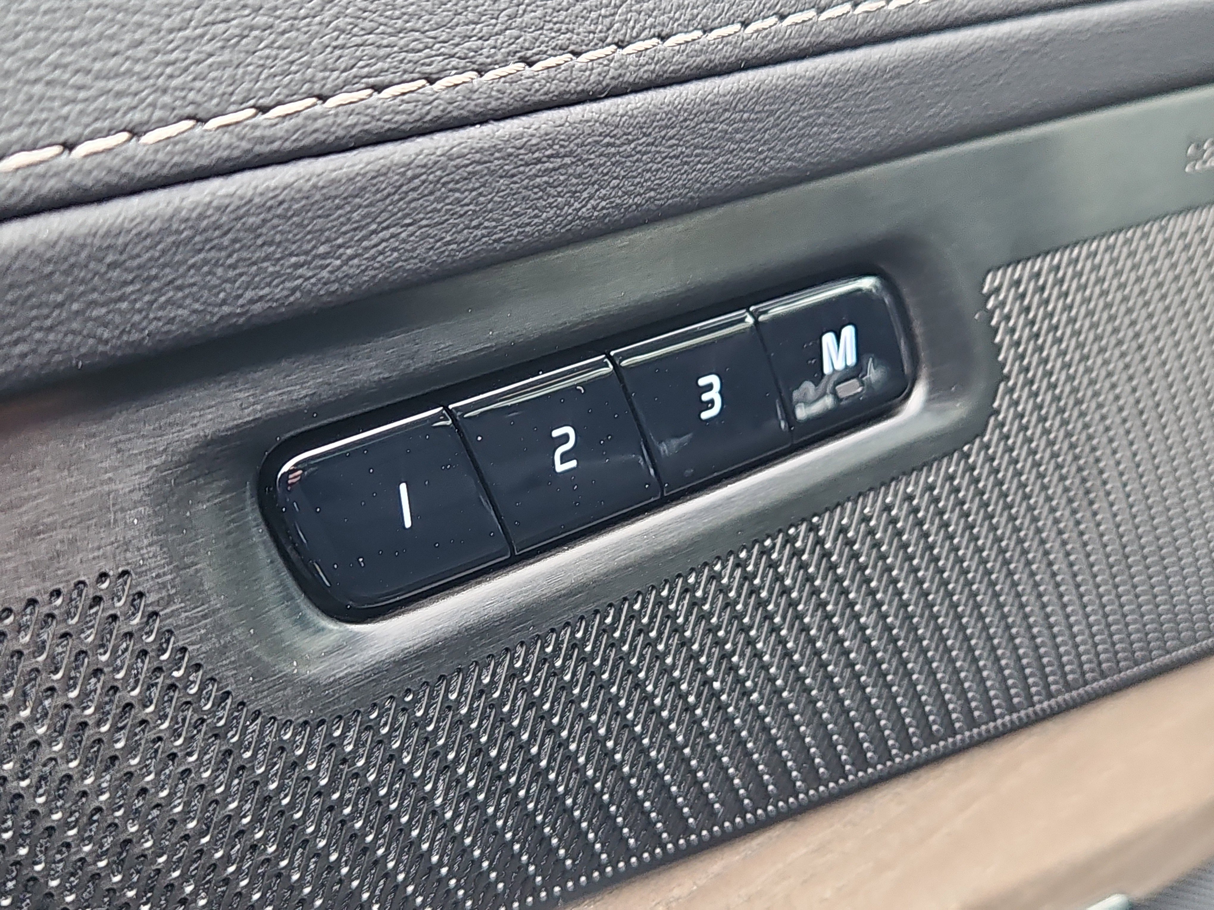 New 2026 Volvo XC90 B5 Plus w/ Protection Package Premier image 10