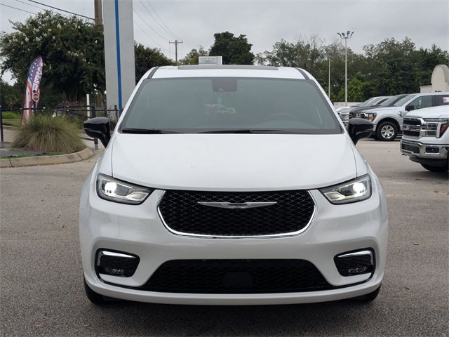 New 2026 Chrysler Pacifica Select image 8