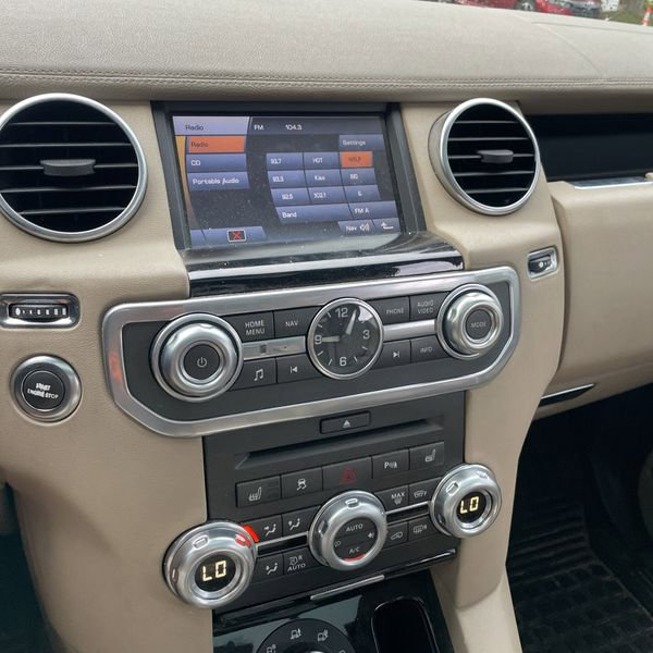 Used 2010 Land Rover LR4 HSE LUX image 16