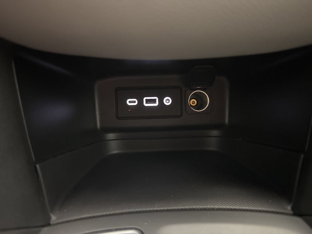 Used 2023 Chevrolet Equinox LS AWD/4WD image 28