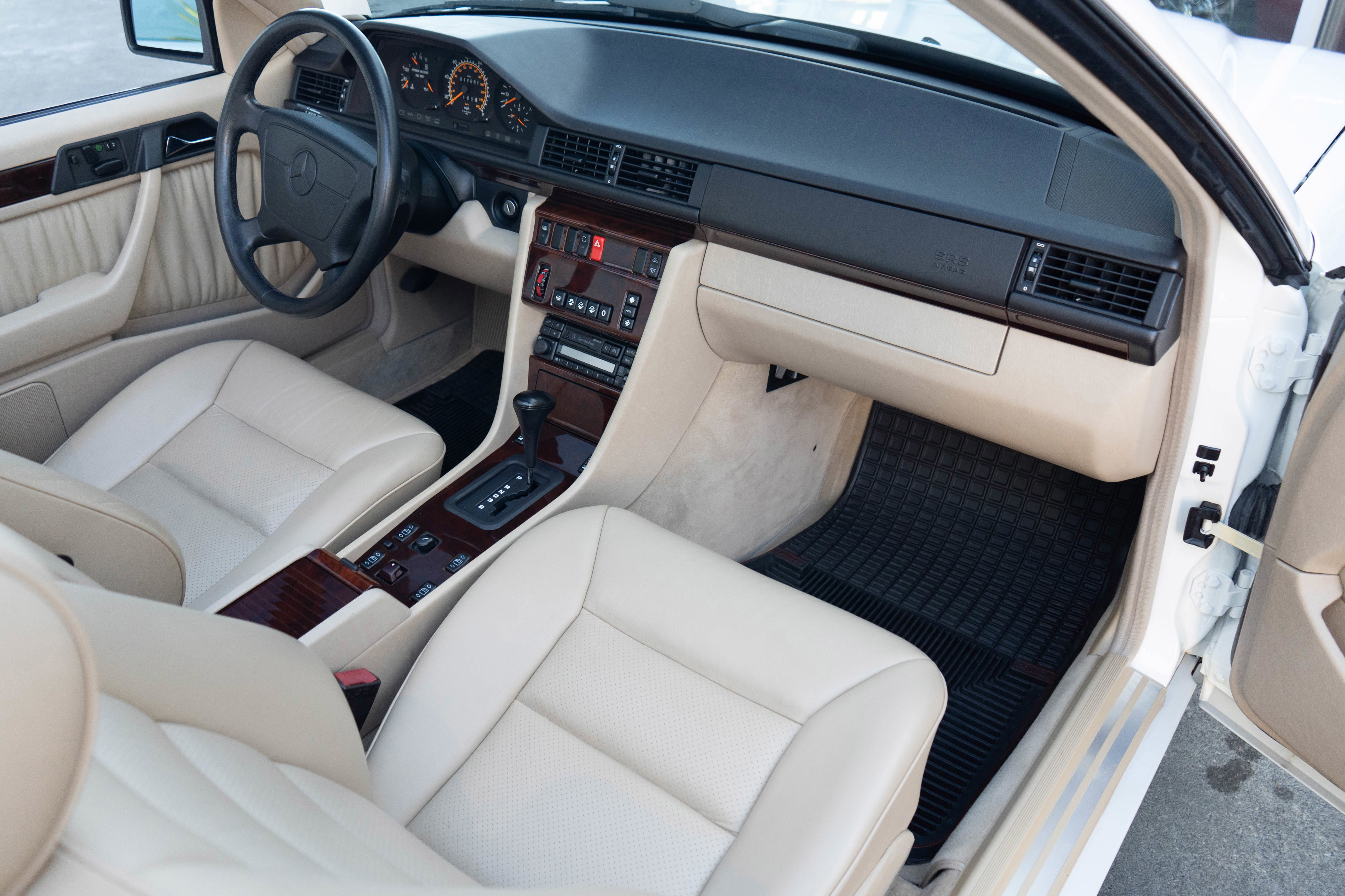 Used 1995 Mercedes-Benz E 320 Convertible image 22