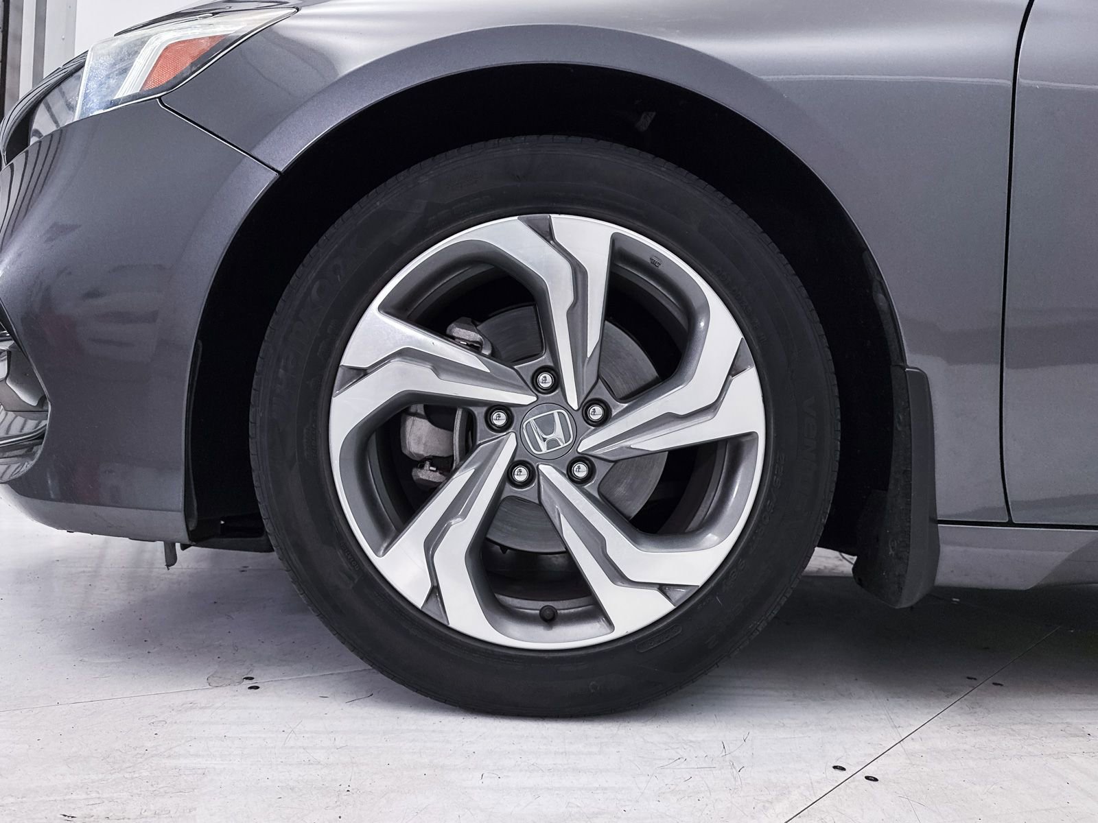 Used 2018 Honda Accord EX-L image 12