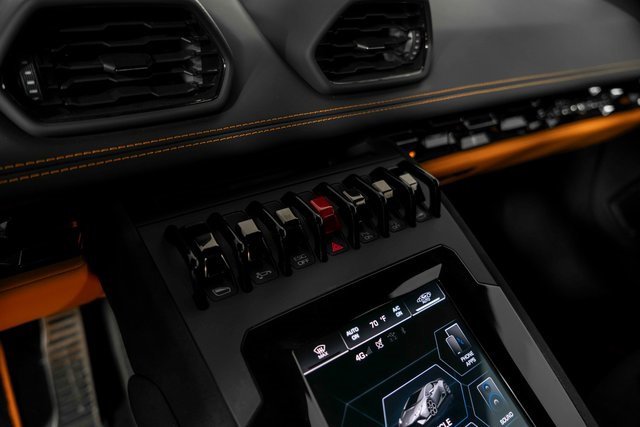 Used 2023 Lamborghini Huracan Tecnica image 19