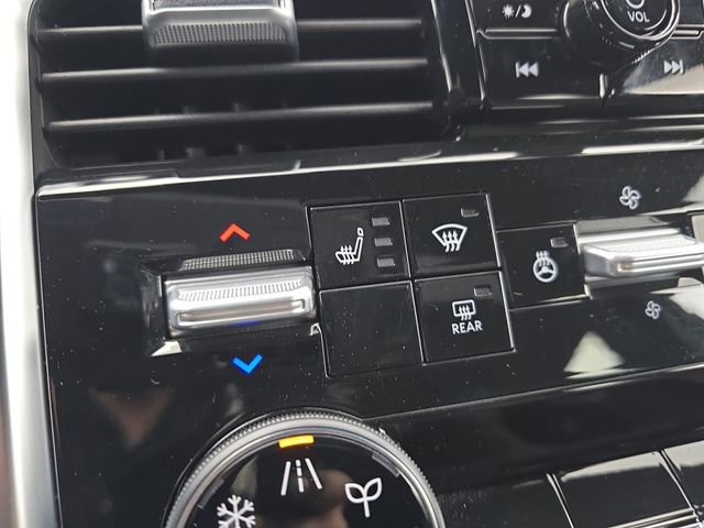 Used 2025 Nissan Armada SL image 34